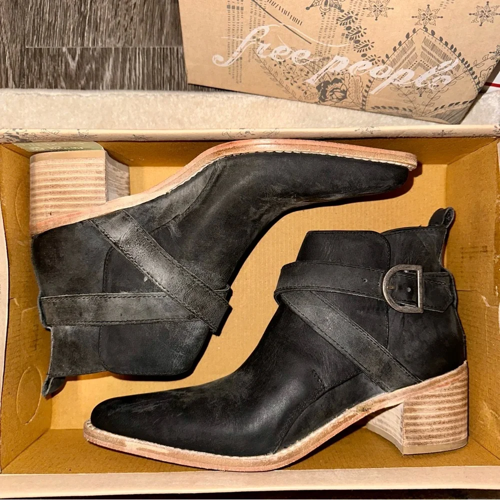FREE PEOPLE Leather Booties